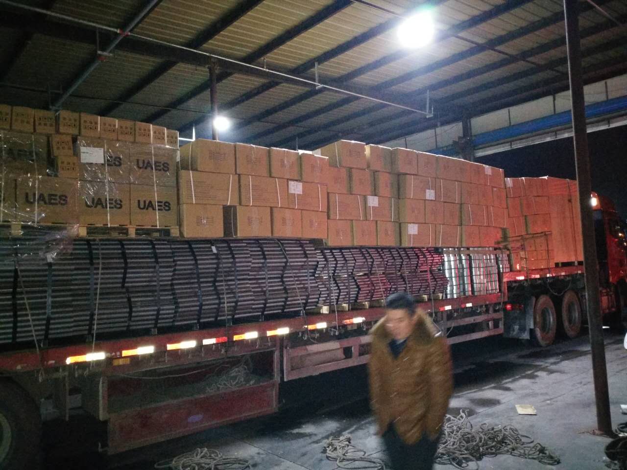 裝車到凌晨 裝車到凌晨